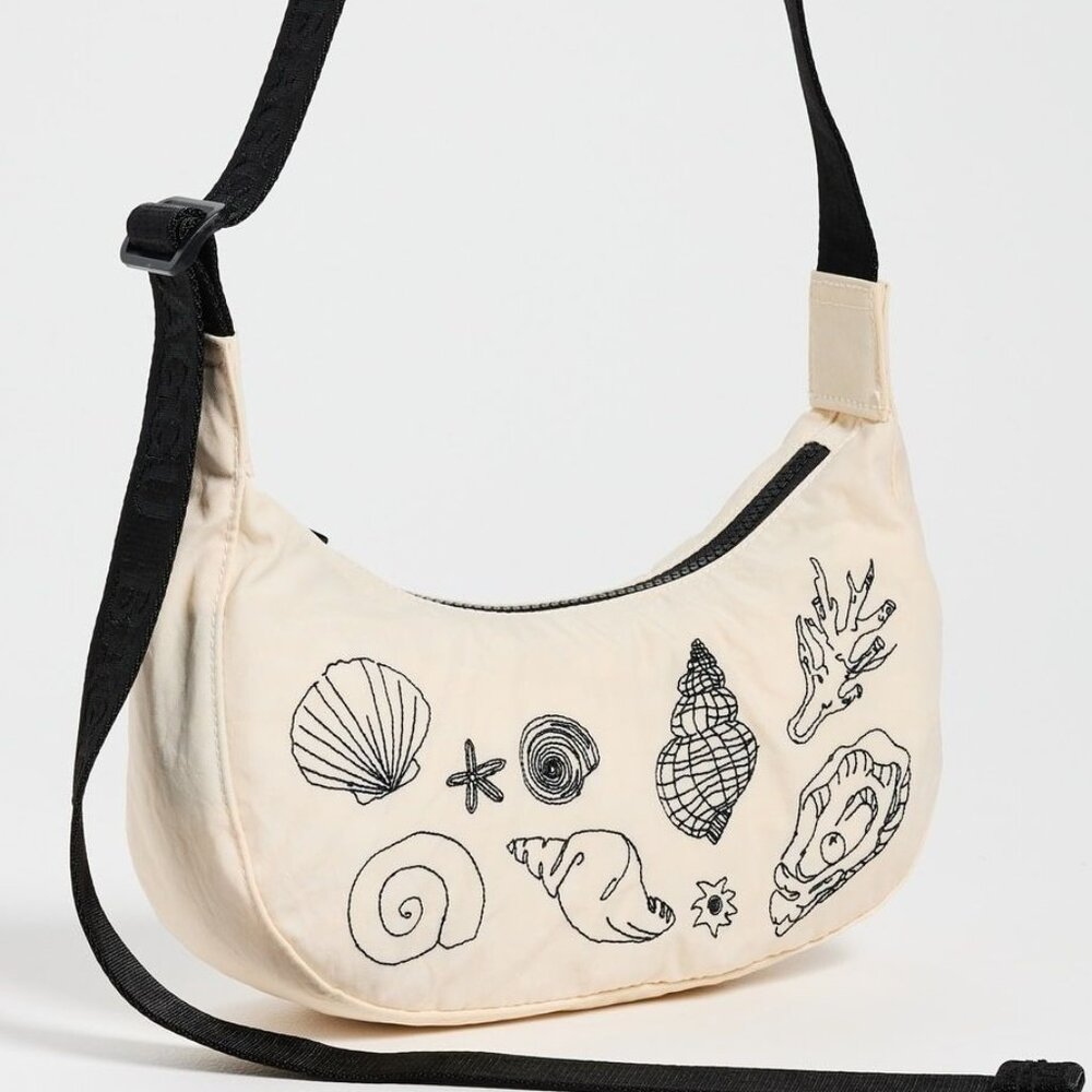 NWT Baggu Small Crescent Bag - Embroidered Shells